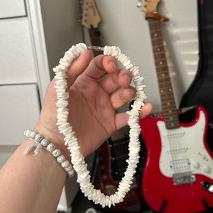 Puma shell necklace
